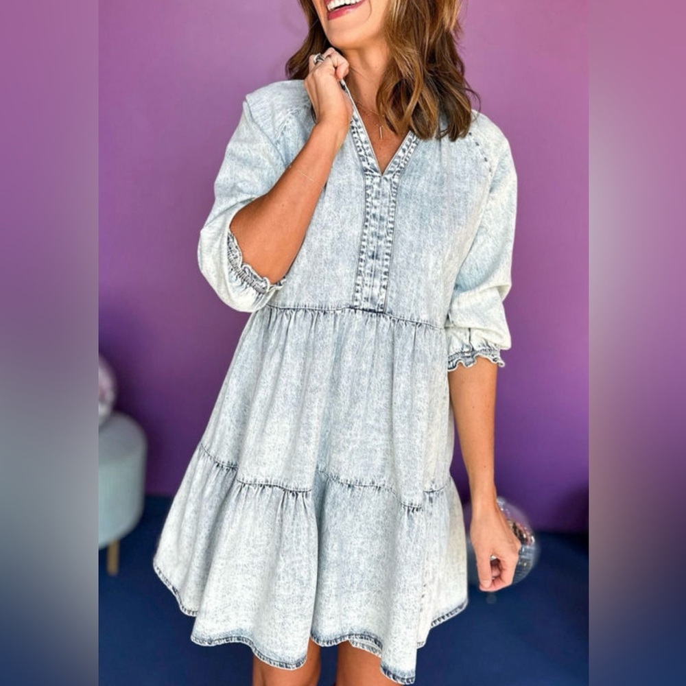NWT! The Perfect Lightweight Retro Inspired Denim Dress! 💕 - Picture 5 of 6